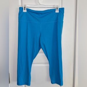 2/$35
Athleta Ultra High Rise Elation Capri- Santorini Blue- like new!